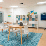 Escola com inteligência artificial se expande para as principais cidades dos EUA, apesar da resistência dos sindicatos.